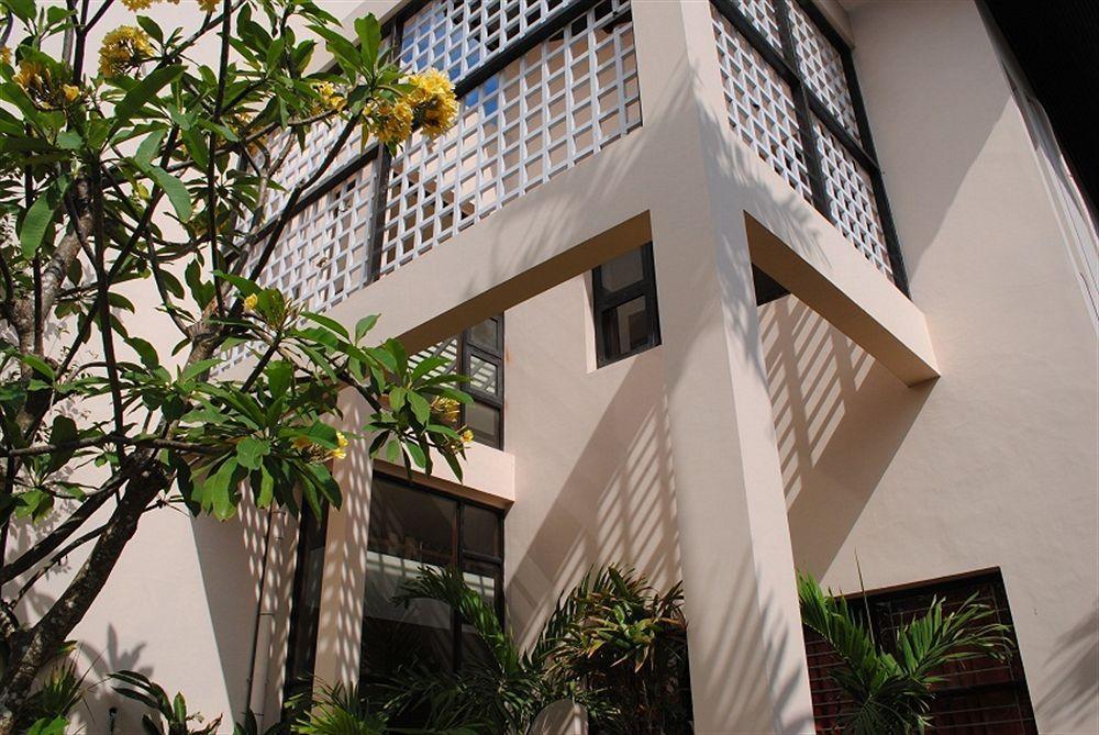 Suarti Resort, Villas & Gallery Ketewel Exterior photo