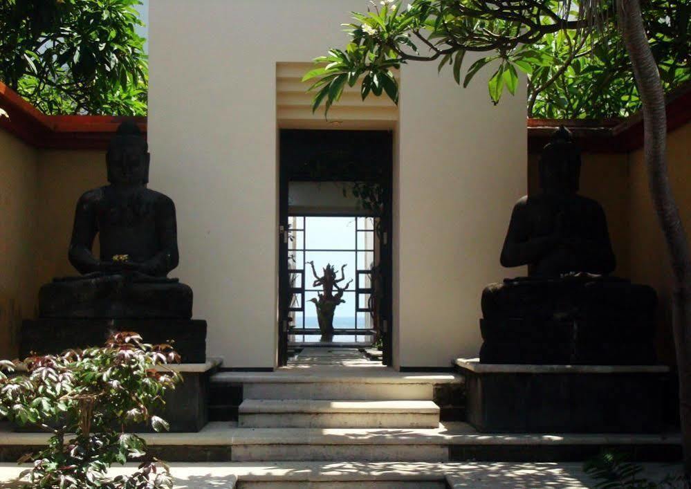 Suarti Resort, Villas & Gallery Ketewel Exterior photo