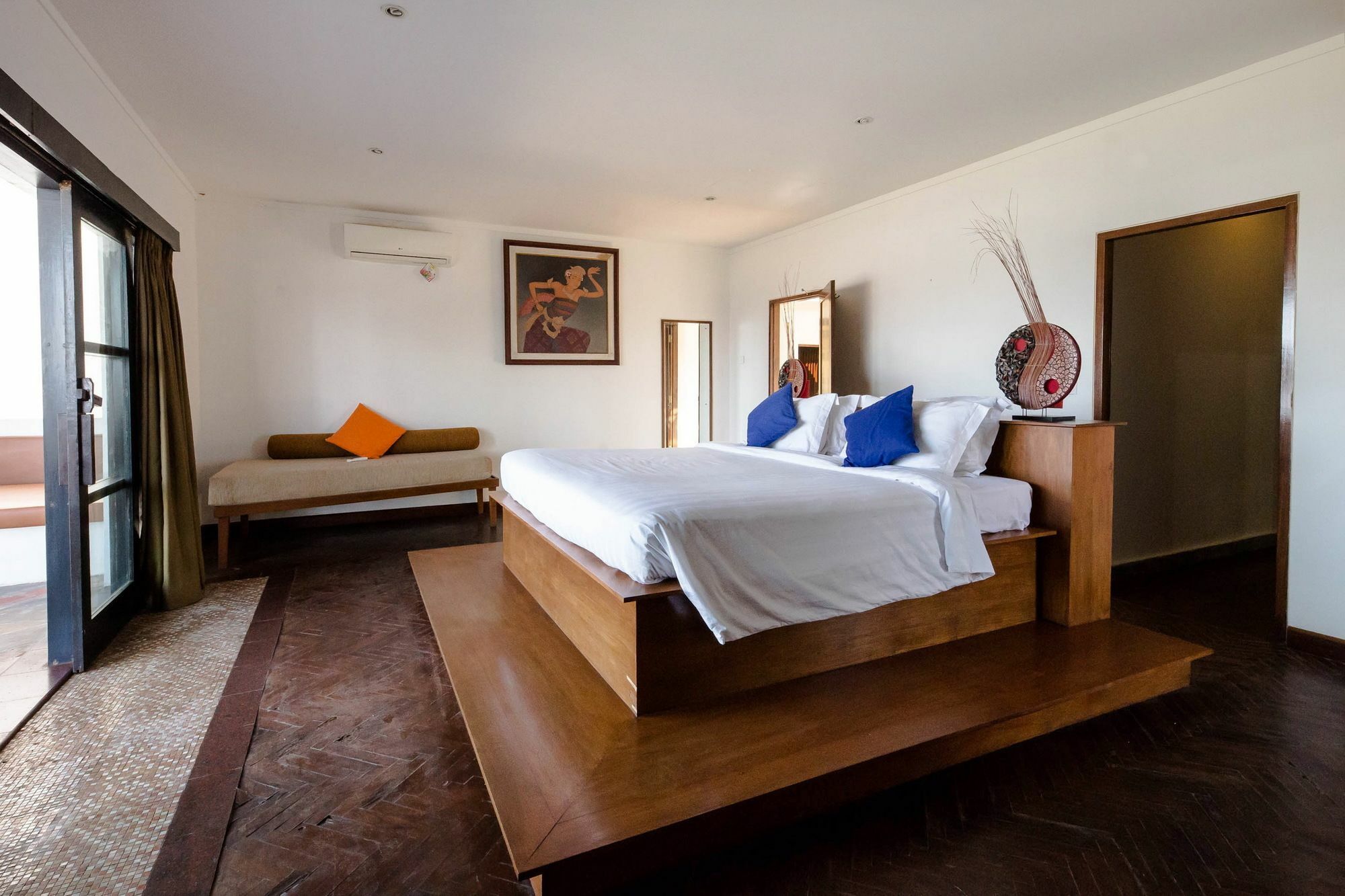 Suarti Resort, Villas & Gallery Ketewel Exterior photo